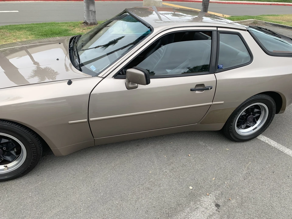 1984 Porsche 944 - Image 13 of 31