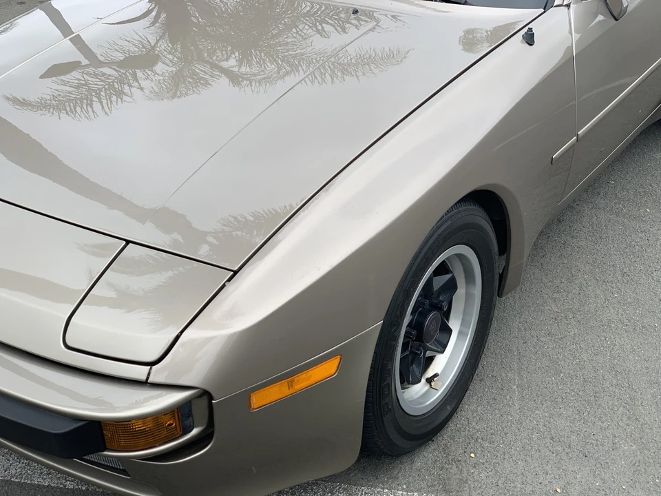 1984 Porsche 944 - Image 10 of 31