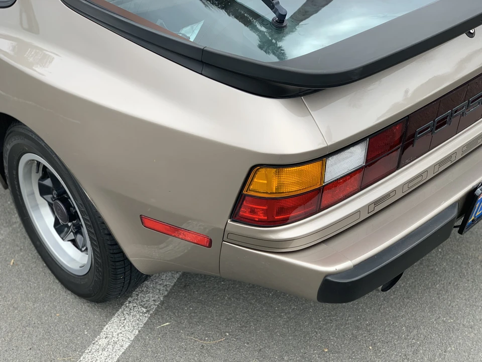 1984 Porsche 944 - Image 17 of 31