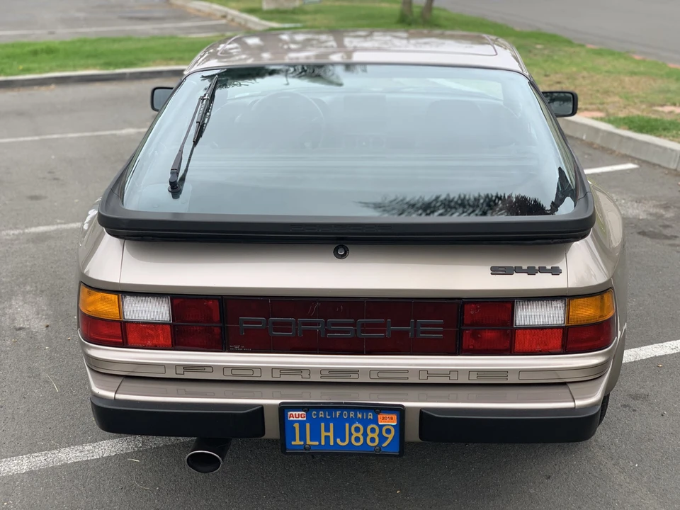 1984 Porsche 944 - Image 16 of 31