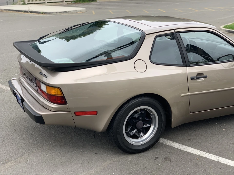 1984 Porsche 944 - Image 14 of 31