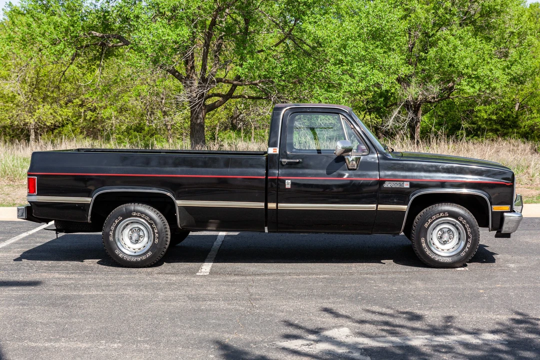 1985 GMC C/K 3rd Gen - Image 5 of 31