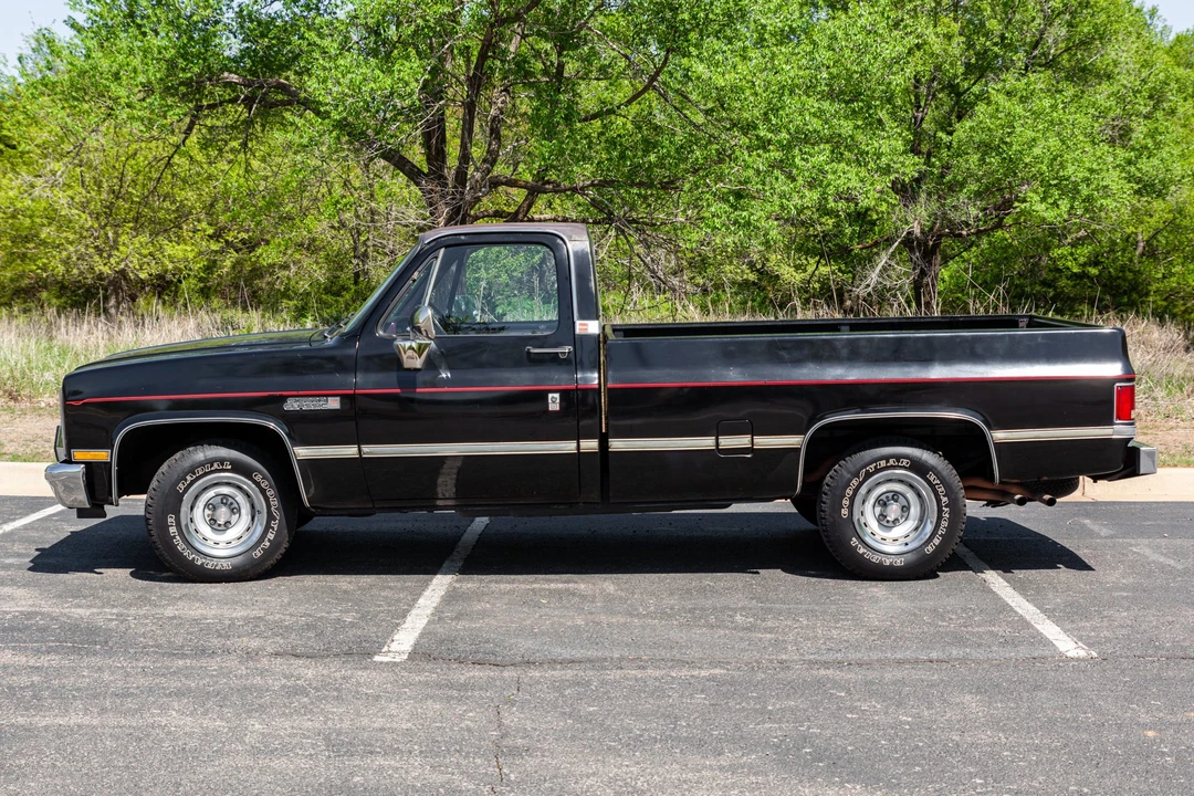 1985 GMC C/K 3rd Gen - Image 10 of 31