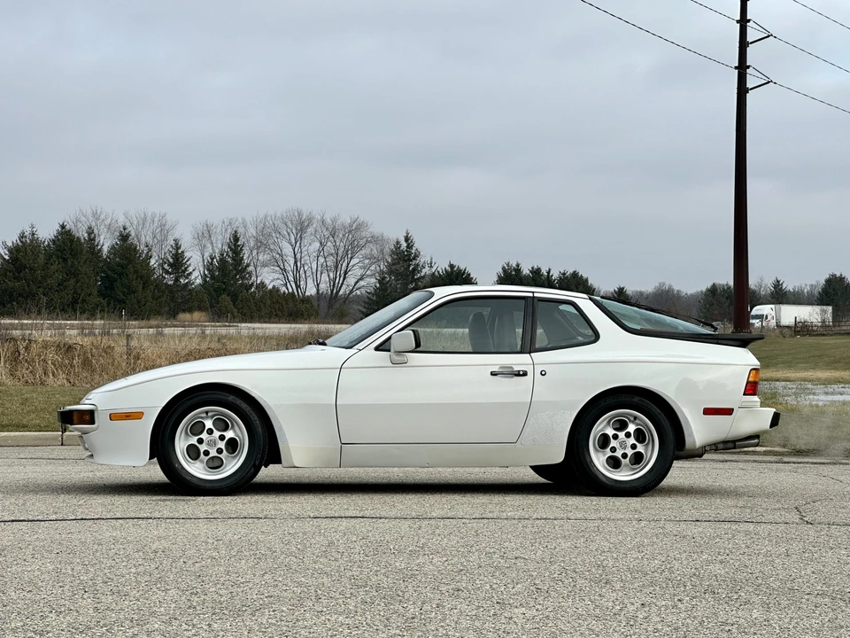 1985 Porsche 944 - Image 8 of 31