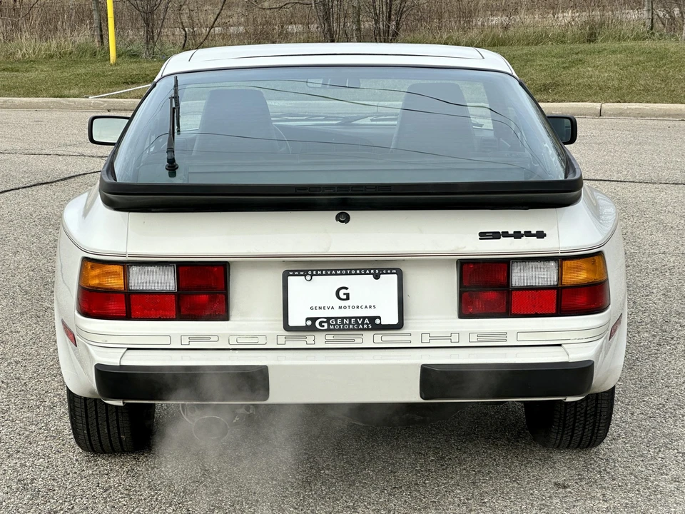 1985 Porsche 944 - Image 11 of 31