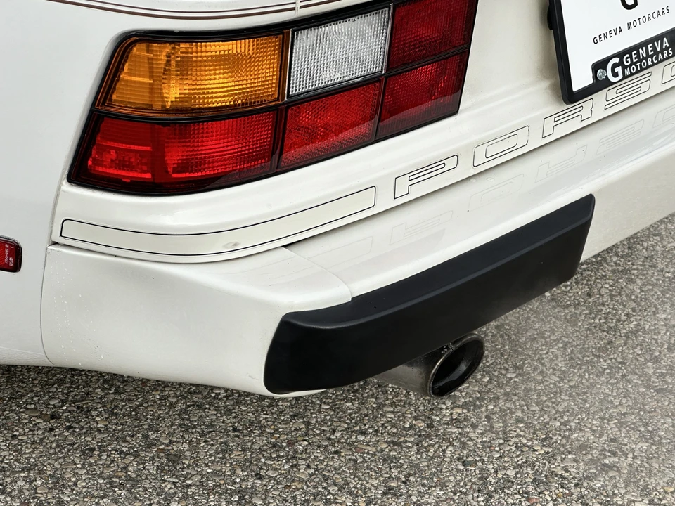 1985 Porsche 944 - Image 28 of 31