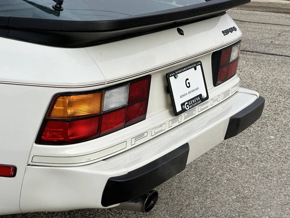 1985 Porsche 944 - Image 27 of 31