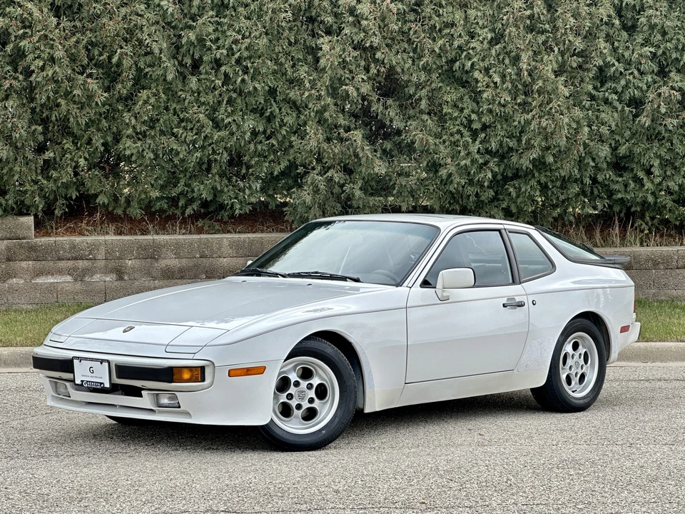 1985 Porsche 944 - Image 2 of 31