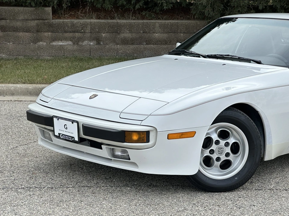 1985 Porsche 944 - Image 16 of 31