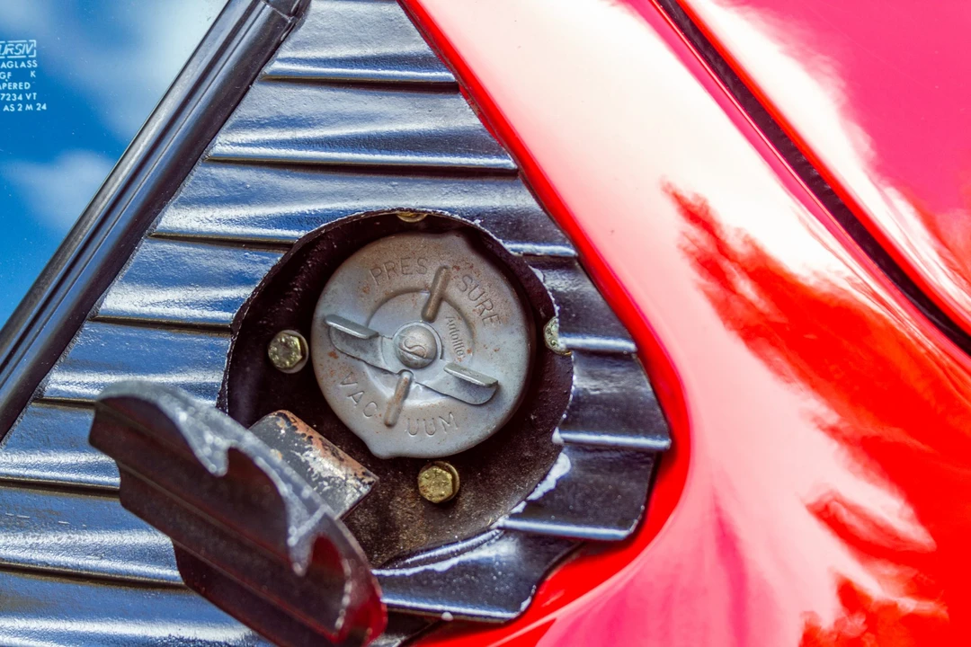 1986 DeTomaso Pantera - Image 29 of 31
