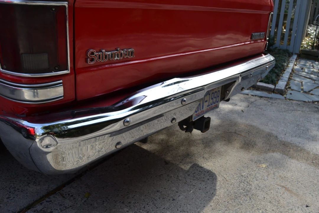 1986 GMC Suburban 7th Gen - Image 17 of 31