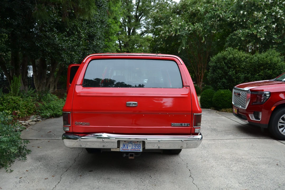 1986 GMC Suburban 7th Gen - Image 7 of 31