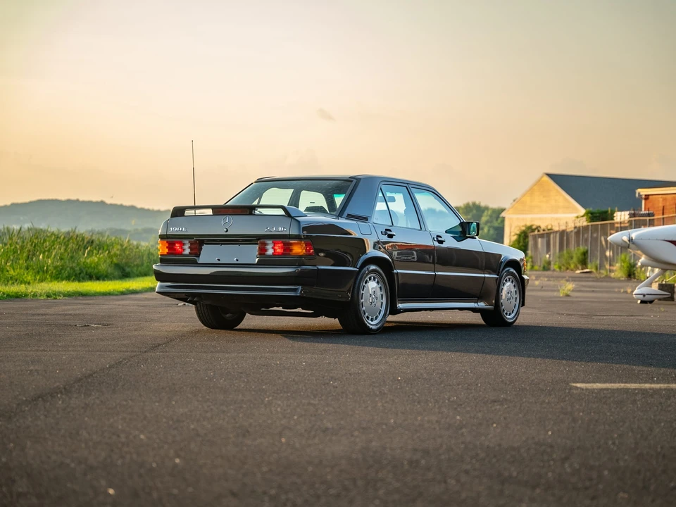 1986 Mercedes-Benz 190E 2.3-16 & 2.5-16 - Image 17 of 31