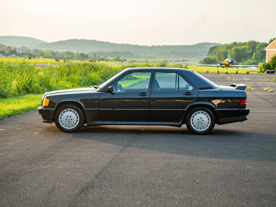1986 Mercedes-Benz 190E 2.3-16 & 2.5-16 - Image 25 of 31