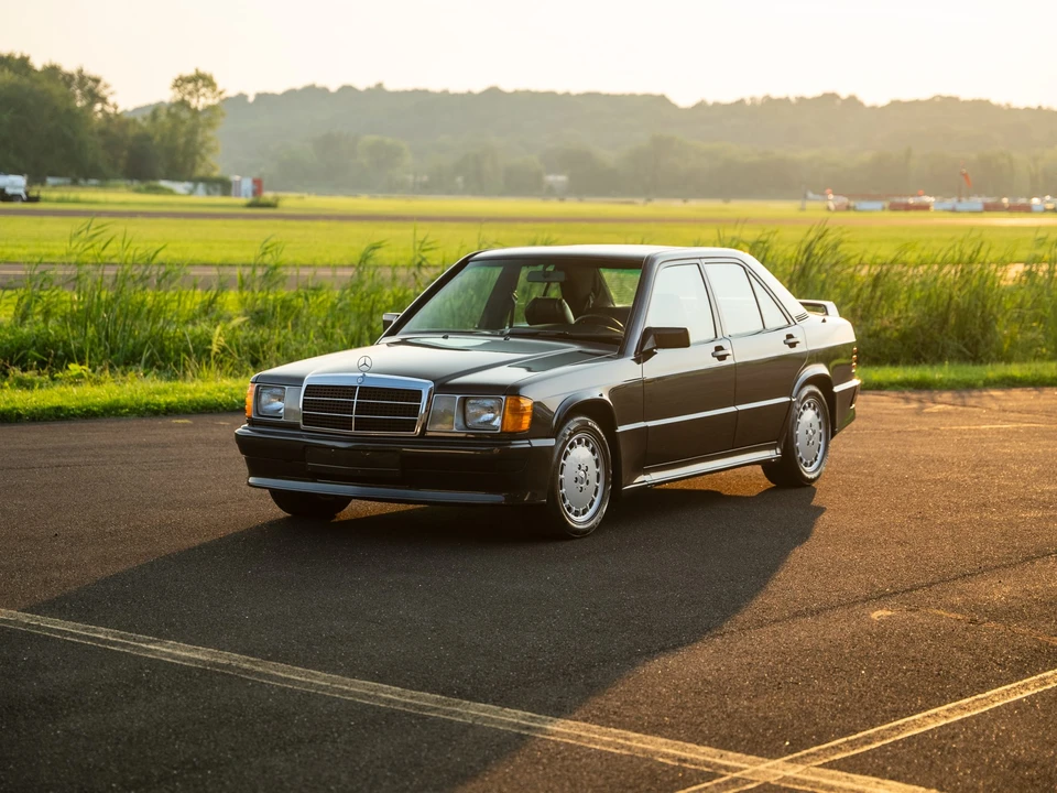 1986 Mercedes-Benz 190E 2.3-16 & 2.5-16 - Image 2 of 31