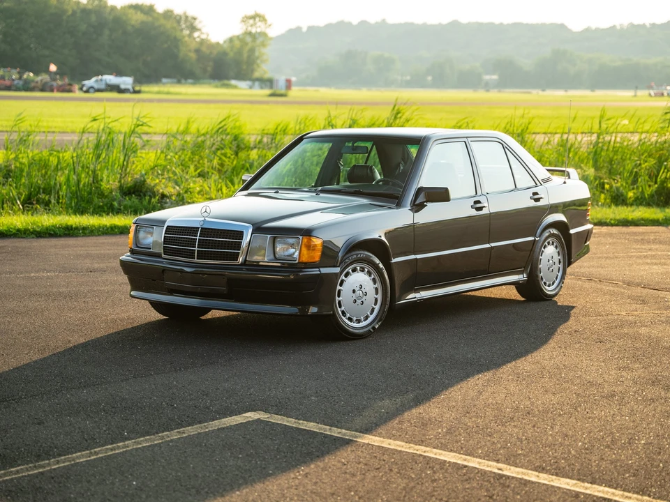 1986 Mercedes-Benz 190E 2.3-16 & 2.5-16 - Image 4 of 31