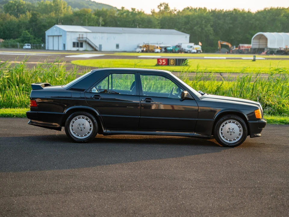 1986 Mercedes-Benz 190E 2.3-16 & 2.5-16 - Image 12 of 31