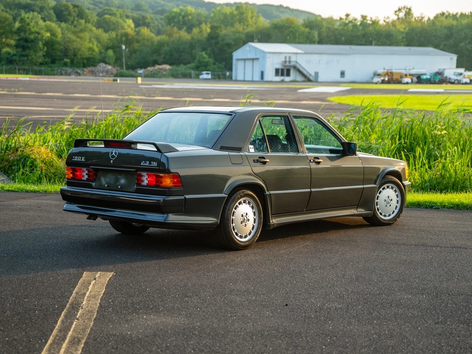 1986 Mercedes-Benz 190E 2.3-16 & 2.5-16 - Image 15 of 31