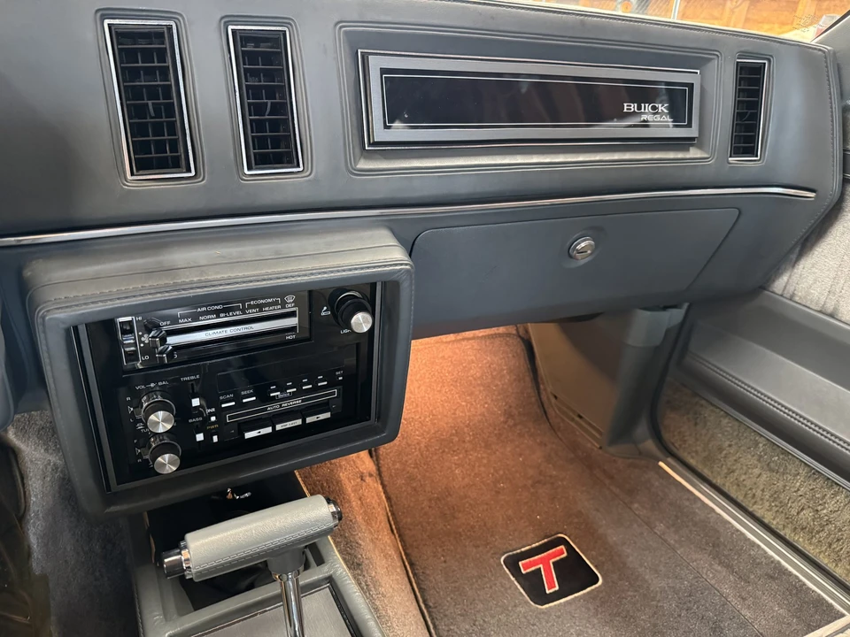 1987 Buick Regal - Image 21 of 31