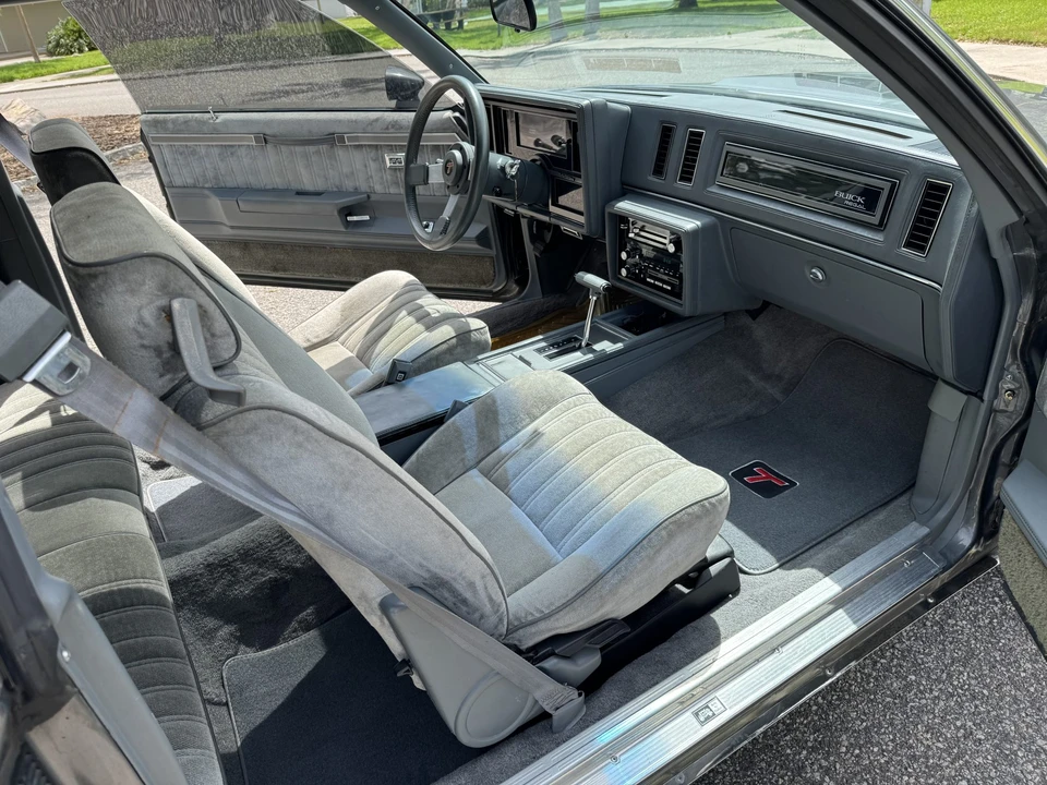 1987 Buick Regal - Image 25 of 31