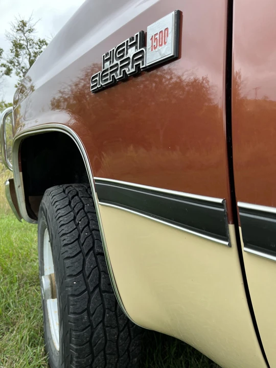 1987 GMC Suburban 7th Gen - Image 17 of 31