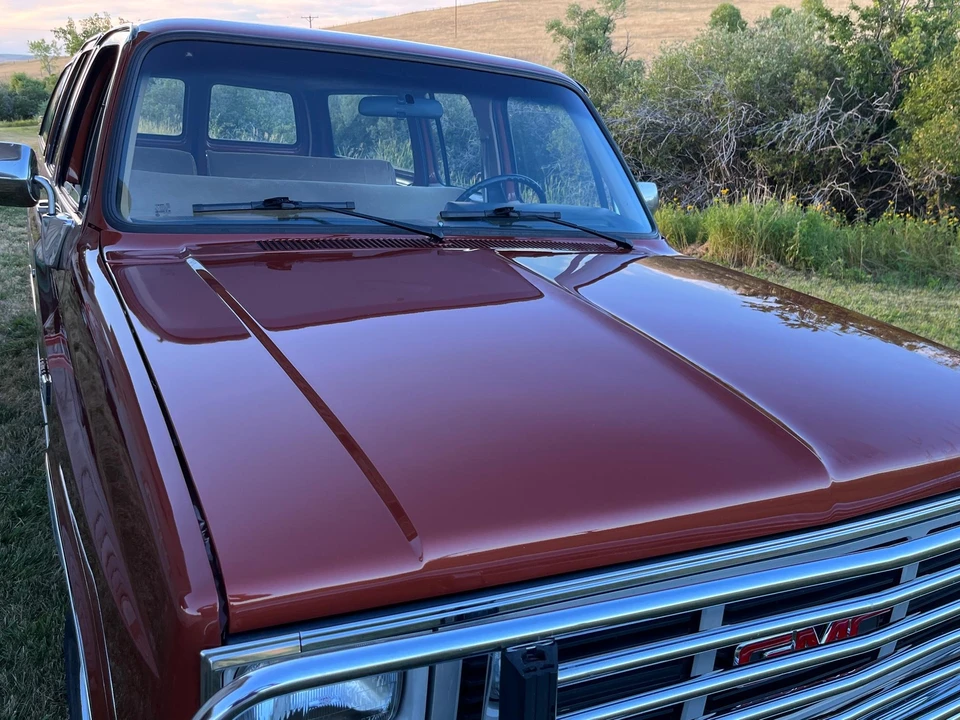 1987 GMC Suburban 7th Gen - Image 23 of 31