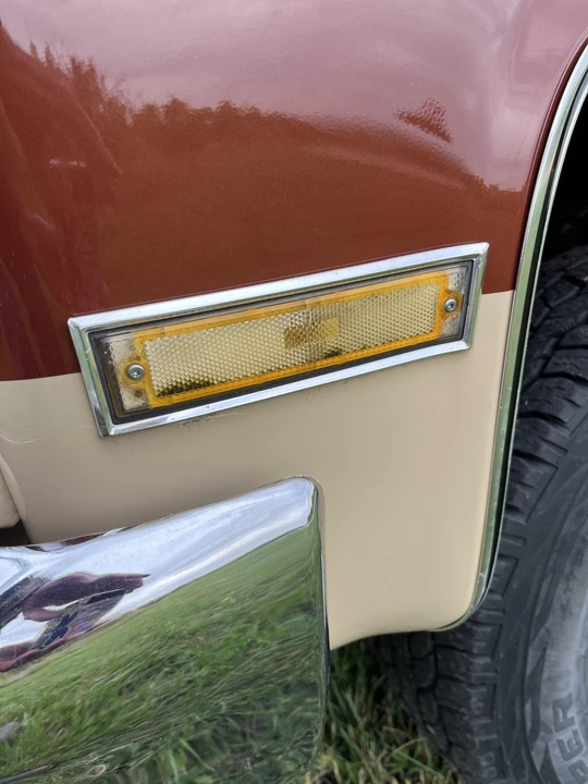1987 GMC Suburban 7th Gen - Image 28 of 31