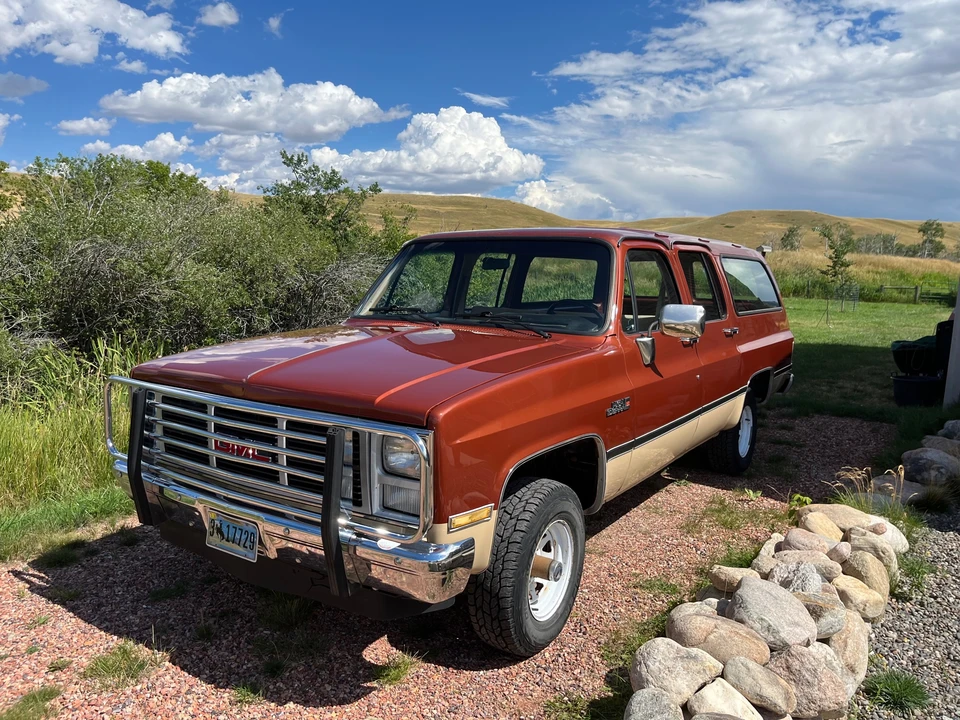 1987 GMC Suburban 7th Gen - Image 10 of 31