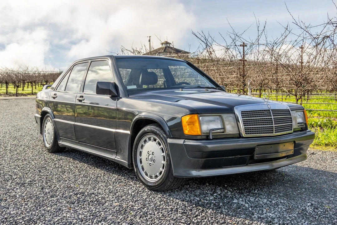 1987 Mercedes-Benz 190E 2.3-16 & 2.5-16 - Image 3 of 31