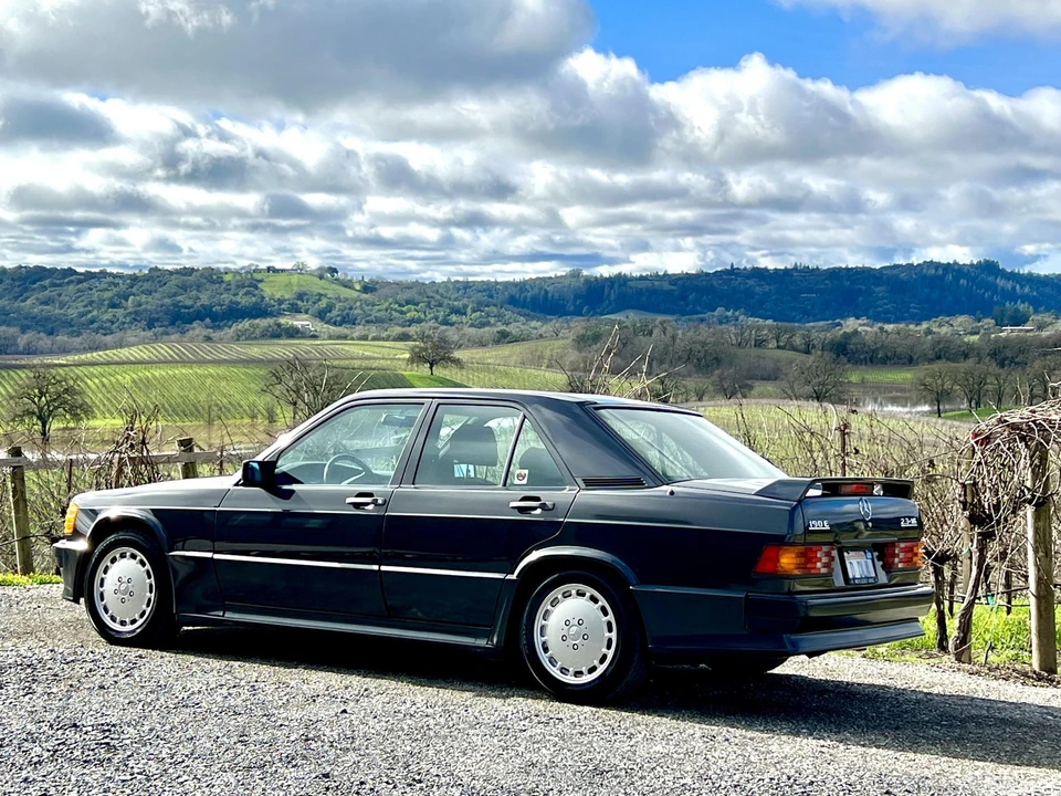 1987 Mercedes-Benz 190E 2.3-16 & 2.5-16 - Image 11 of 31