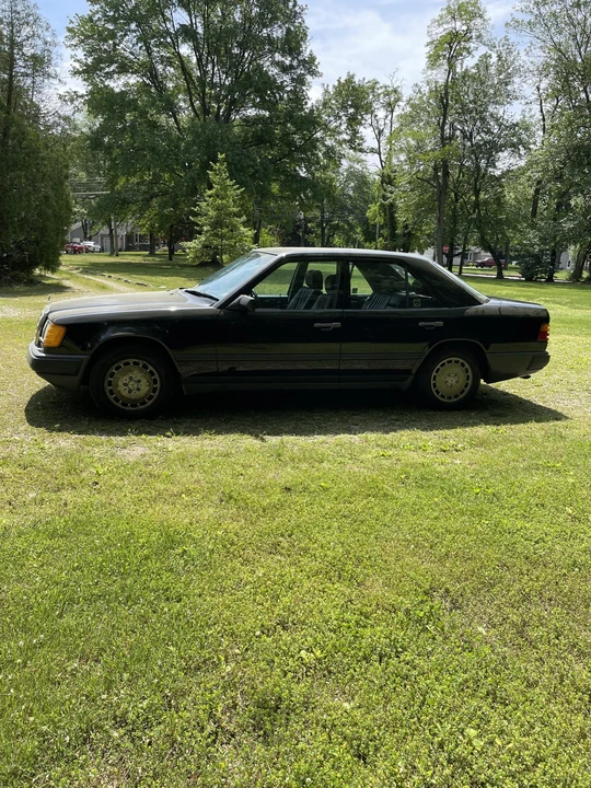 1987 Mercedes-Benz W124 E-Class - Image 7 of 31