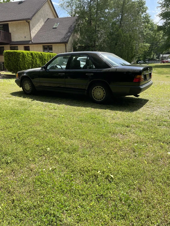 1987 Mercedes-Benz W124 E-Class - Image 8 of 31