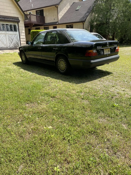 1987 Mercedes-Benz W124 E-Class - Image 9 of 31