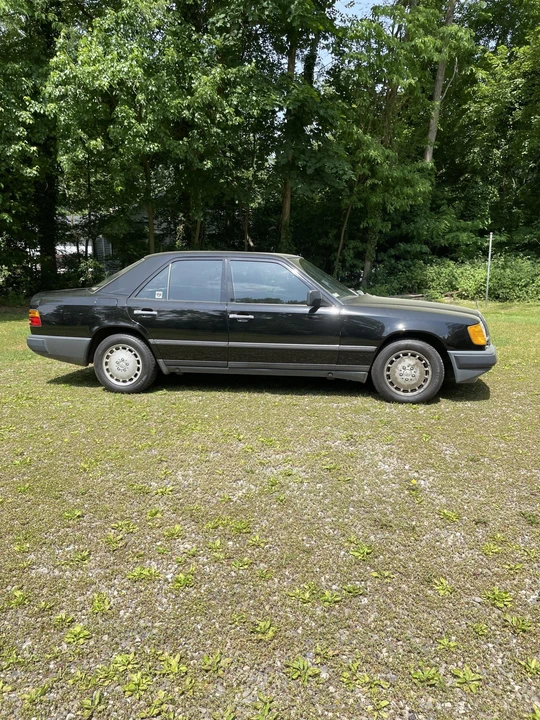 1987 Mercedes-Benz W124 E-Class - Image 13 of 31
