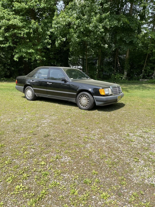 1987 Mercedes-Benz W124 E-Class - Image 14 of 31