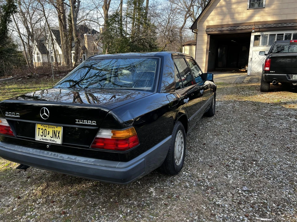 1987 Mercedes-Benz W124 E-Class - Image 20 of 31