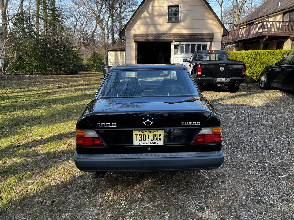 1987 Mercedes-Benz W124 E-Class - Image 18 of 31