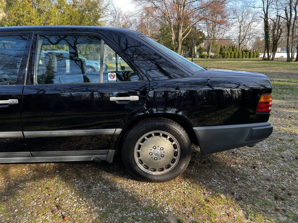1987 Mercedes-Benz W124 E-Class - Image 23 of 31