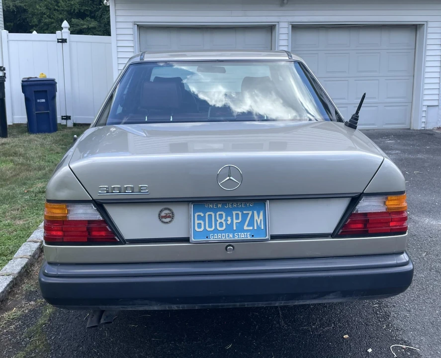 1987 Mercedes-Benz W124 E-Class - Image 13 of 31
