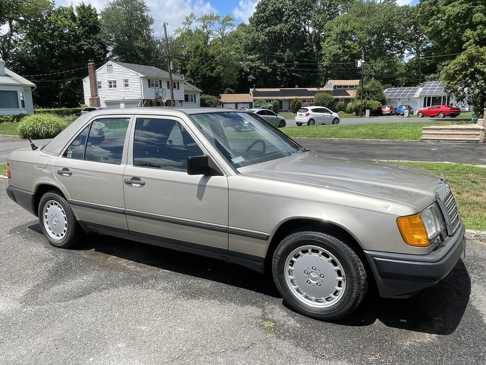 1987 Mercedes-Benz W124 E-Class - Image 7 of 31
