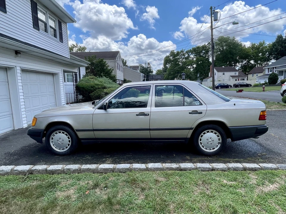 1987 Mercedes-Benz W124 E-Class - Image 20 of 31