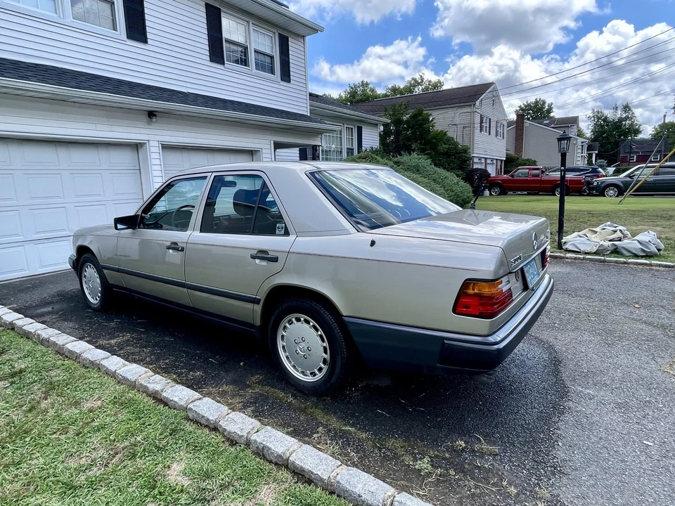 1987 Mercedes-Benz W124 E-Class - Image 16 of 31