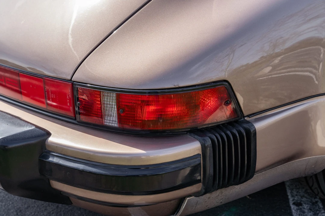 1987 Porsche 911 Carrera 3.2 - Image 24 of 31
