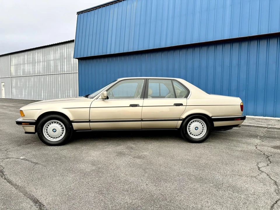 1988 BMW E32 7 Series - Image 23 of 31