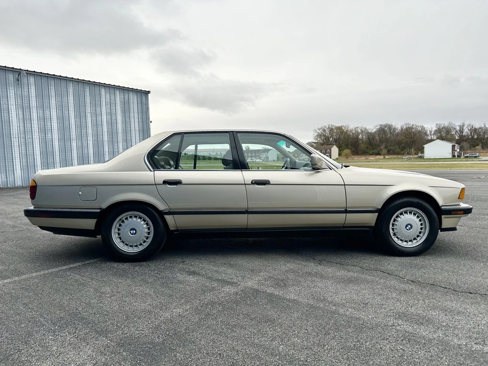 1988 BMW E32 7 Series - Image 13 of 31