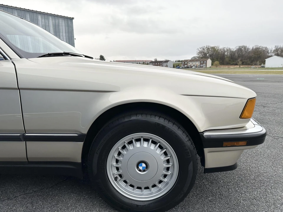 1988 BMW E32 7 Series - Image 28 of 31