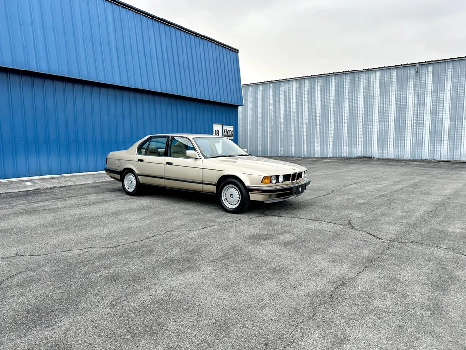1988 BMW E32 7 Series - Image 8 of 31