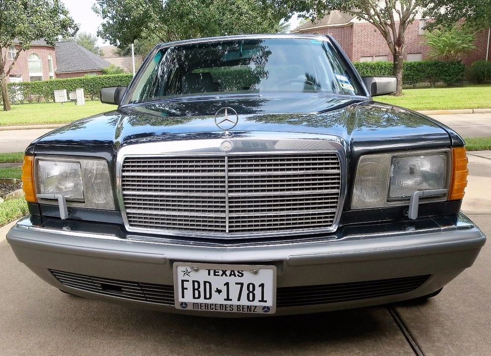 1988 Mercedes-Benz W126 S-Class Sedan - Image 4 of 31