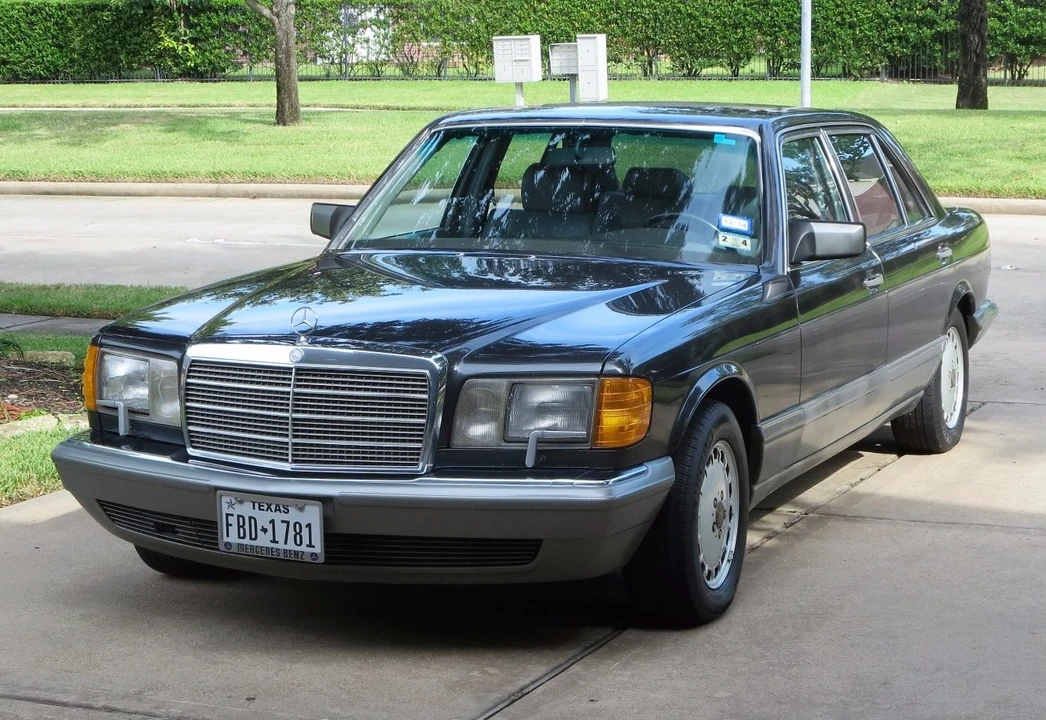 1988 Mercedes-Benz W126 S-Class Sedan - Image 2 of 31