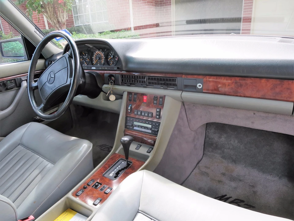 1988 Mercedes-Benz W126 S-Class Sedan - Image 30 of 31